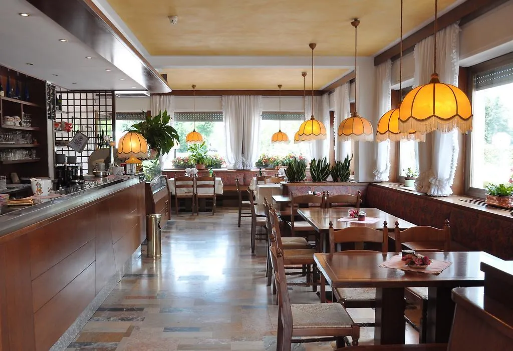 Albergo Ristorante Cima I Pra' Ponte nell'Alpi Italy